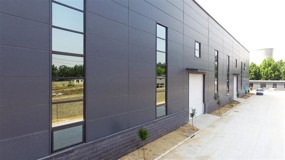 Izolowany prefabrykowany magazyn stalowy z poszyciem ze stali ocynkowanej aluminium