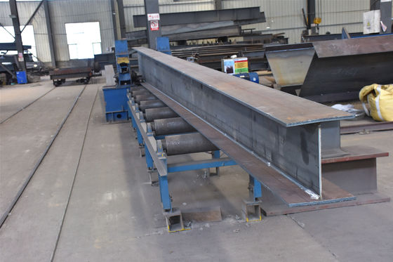 Stalowe magazynki Sandwich Panel Struktura Kolorowy budynek Wstępnie zaprojektowany Zaprojektowany szybki warsztat montażu