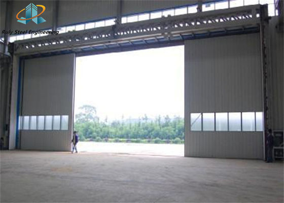 Hangar z prefabrykowaną konstrukcją stalową o wysokim rozpięciu przedziału dla przechowywania i konserwacji statków powietrznych