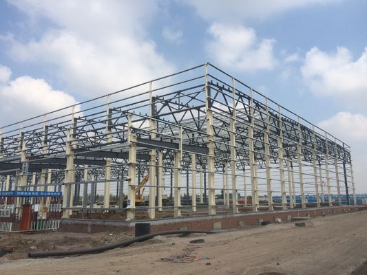Długa żywotność szybkie budownictwo pomalowane prefabrykowane magazyn / warsztat / hangar konstrukcja stalowa