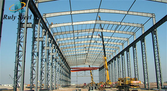 Młyny z panelami kanapkowymi Bolt Connection Steel Structure Factory Warehouse