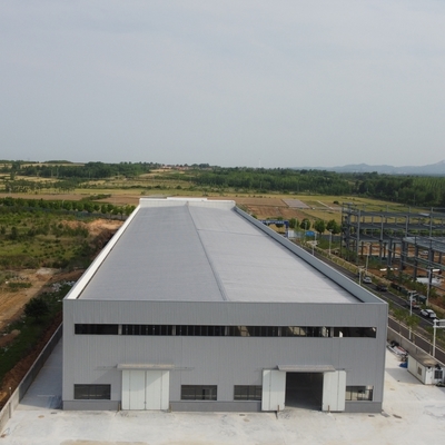Prefabrykowany stalowy budynek warsztatowy Q235B Q355B ASTM A36 Żywotność 50 lat