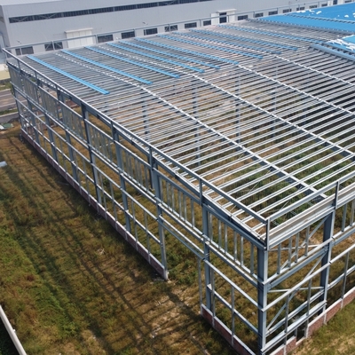 Hala stalowa prefabrykowana 150m x 40m z płytami warstwowymi z wełny szklanej