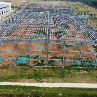 Hala stalowa prefabrykowana 150m x 40m z płytami warstwowymi z wełny szklanej