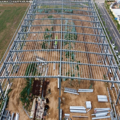 Hala stalowa prefabrykowana 150m x 40m z płytami warstwowymi z wełny szklanej