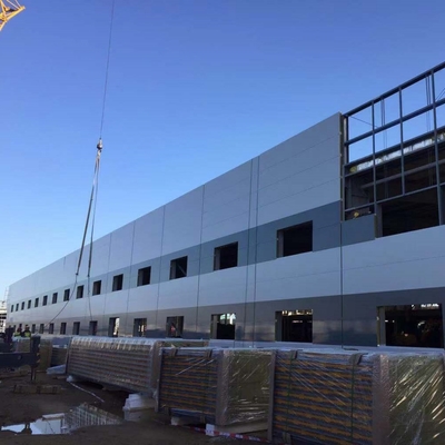 Prefabrykowana stalowa konstrukcja magazynowa Q235B Q355B ASTM A36