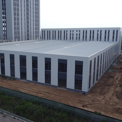 Prefabrykowana stalowa hala warsztatowa Q235B Q355B Izolacja z wełny mineralnej