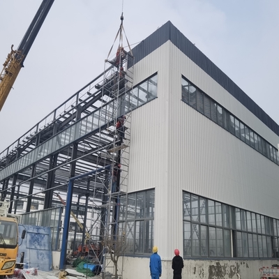 Warsztaty prefabrykowanych konstrukcji stalowych z powłoką fluorówęglową przeciwporodową