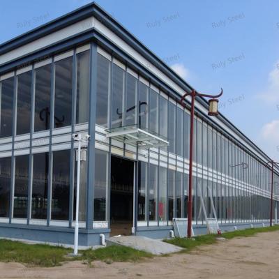 Wielofunkcyjny magazyn stalowy z antresolą na showroom i biuro