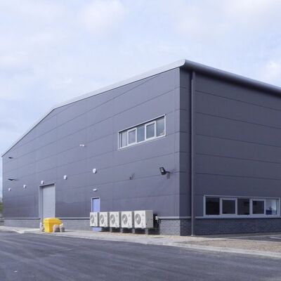 Q355B Prefabrykowany magazyn stalowy z panelem kanalizacyjnym